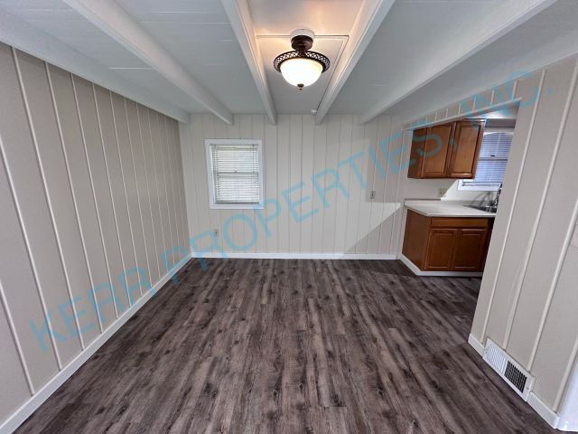 Building Photo - Charming 3-Bedroom Retreat in Milwaukie – Your Perfect 1294 Sq. Ft. Home Awaits!