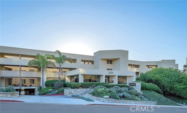 Building Photo - 3200 La Rotonda Dr