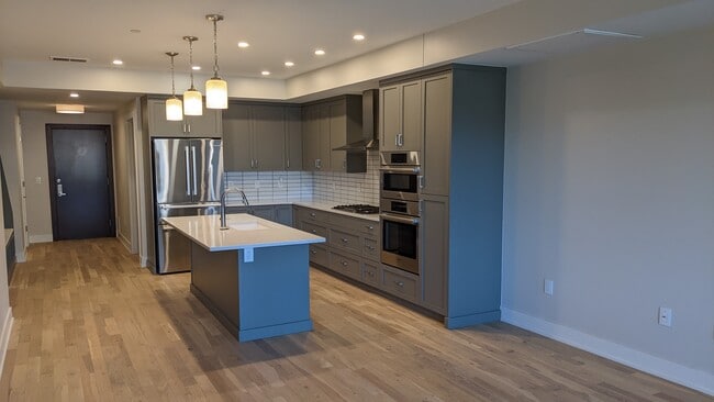 Kitchen - 221 E Mountain Ave