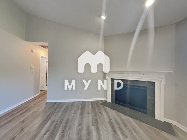 Building Photo - 3661 Foxtail Dr