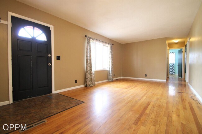 Foto del edificio - 3 br, 2 bath House - 9229 Tomahawk Blvd