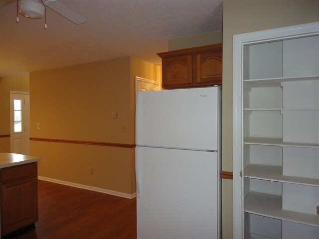 Building Photo - 5079 Rockdale Rd