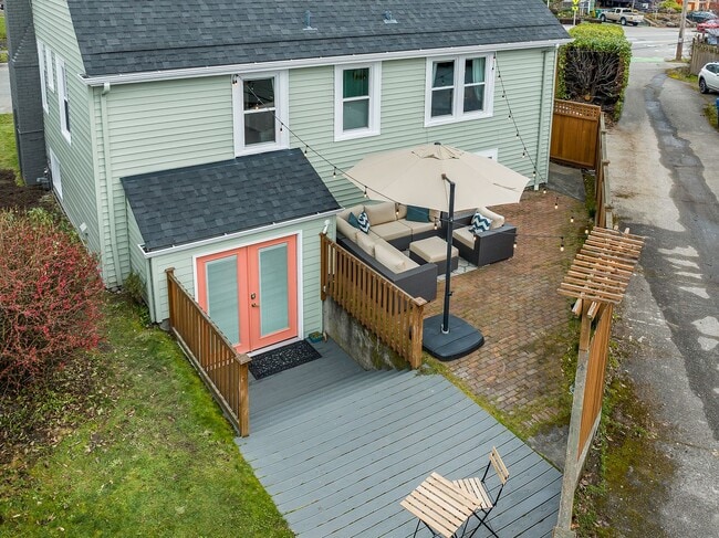 Building Photo - 7638 Winona Ave N