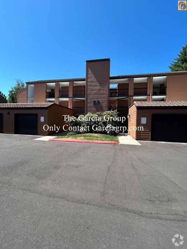 Building Photo - 181 Oswego Summit