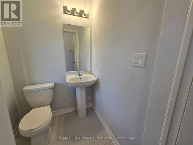 Photo du bâtiment - 205 Thames Wy