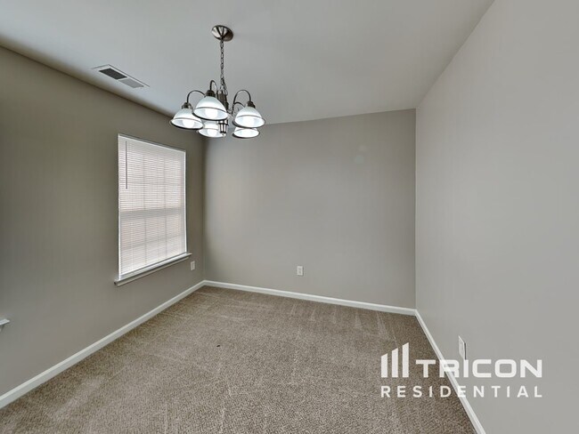 Foto del edificio - 106 Newport Dr