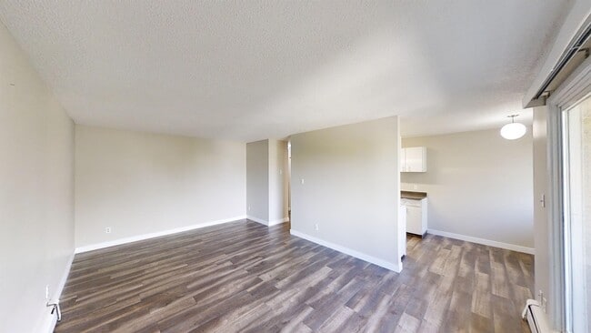 Building Photo - 10105-10107 107 Ave