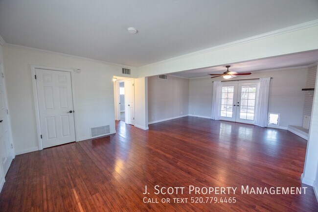 Foto del edificio - 723 W Cactus Wren Dr