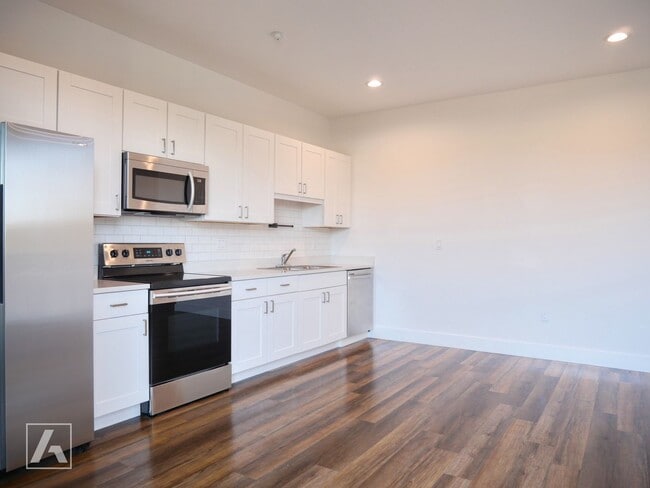 Building Photo - 201 S Sanford Ave