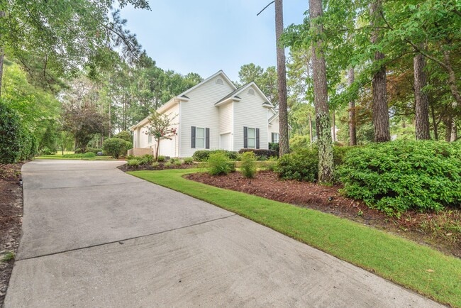 Building Photo - 3169 Glenview Dr