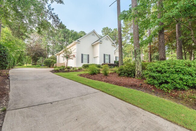 Foto del edificio - 3169 Glenview Dr