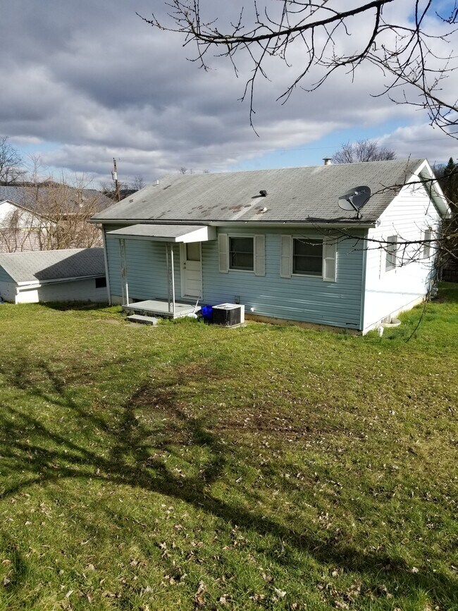 471 W Pennsylvania Ave, Westover, WV 26501 House Rental in Westover