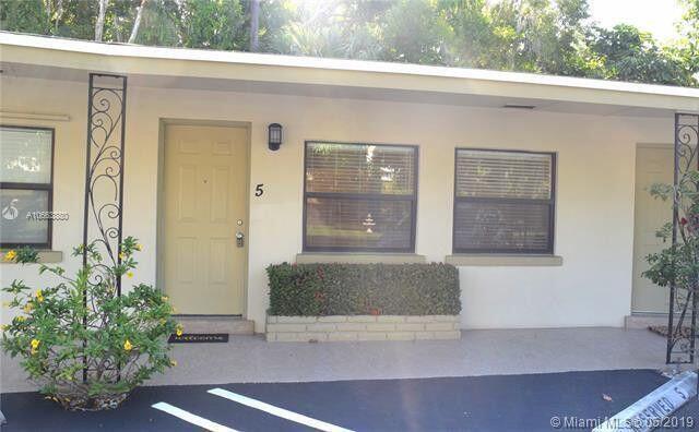 Building Photo - 555 Banyan Tree Ln