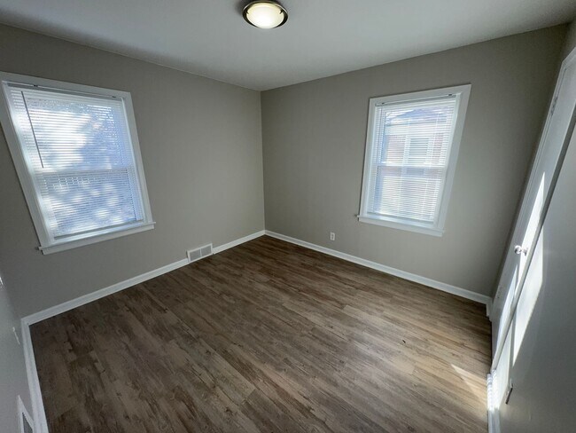 Foto del edificio - MOVE IN SPECIAL 1/2 FIRST FULL MONTHS RENT...