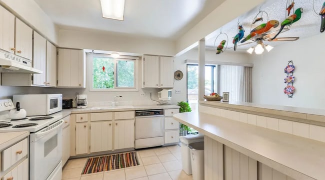 Foto del edificio - 806 E Swallow Rd