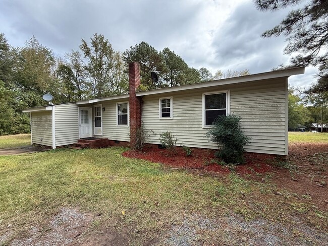 Building Photo - 3 Bedroom/1 Bath home for rent
