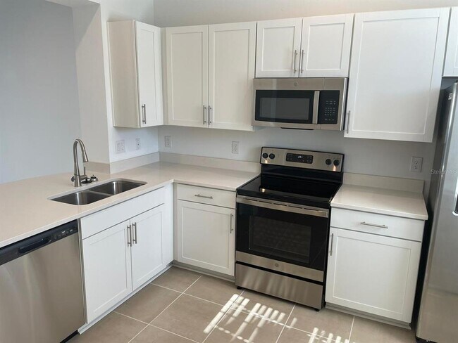 Foto del edificio - 6330 Fairmont Ln