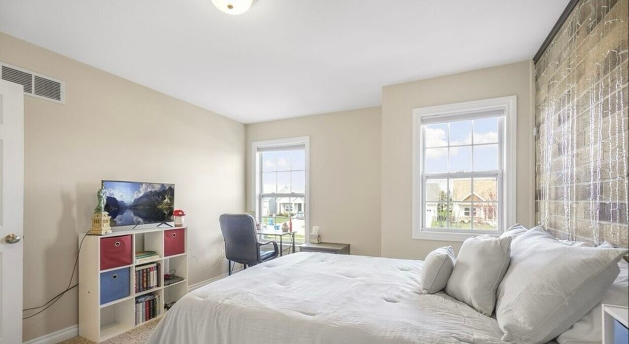 4743 Lakeside Dr Maumee, OH 43537 Alquileres en Maumee, OH