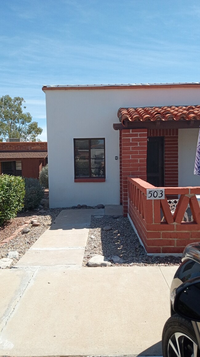 Building Photo - 503 S Paseo Lobo