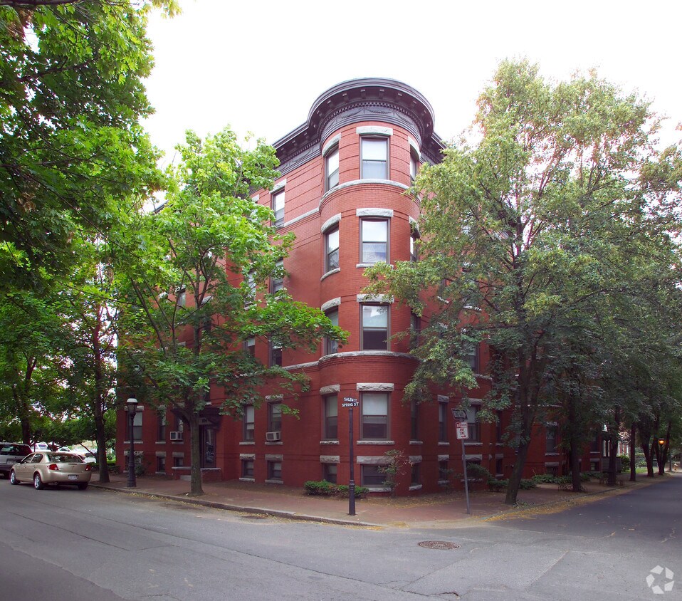 Primary Photo - 104 Spring St