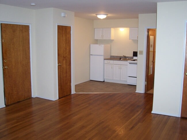 Building Photo - 545 Howell Ave