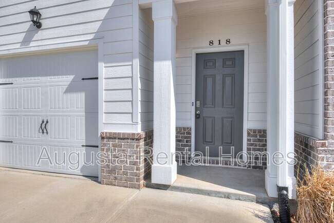 Foto del edificio - 818 Quaint Parish Cir