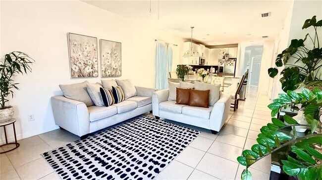 Foto del edificio - 5003 Royal Point Ave