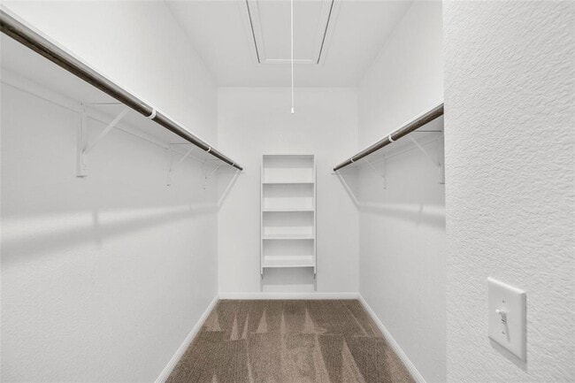 Building Photo - Baythorne Dr