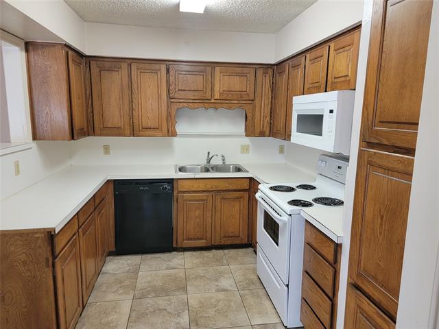 Foto del edificio - 6435 Brookhaven Trail