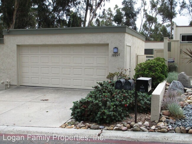 Building Photo - 2 br, 2 bath House - 10221 Caminito Covewood