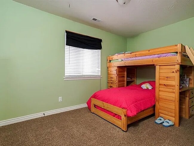 Building Photo - 79 S Citation Dr