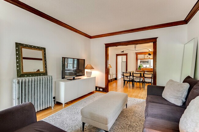 Foto del edificio - 2755 Colfax Ave S
