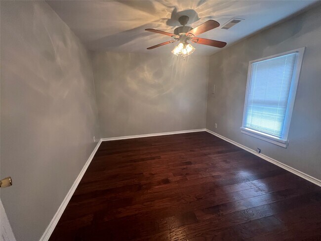 Foto del edificio - 7012 Church Ln