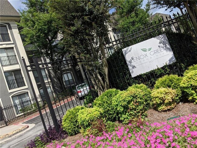 Foto del edificio - 2657 Lenox Rd NE