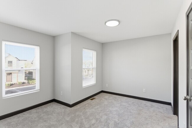 Building Photo - Macy Way - 101