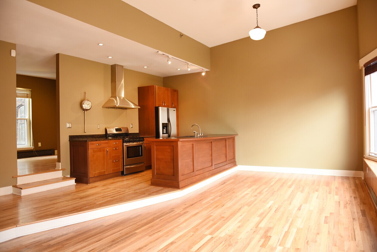 Foto principal - 310 S Franklin St