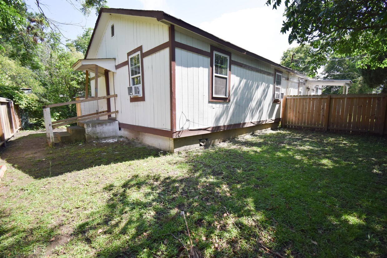 Primary Photo - 2716 Sunrise St