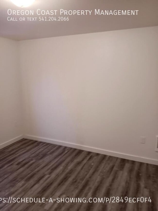 Foto del edificio - 170 SW Strawberry Ln