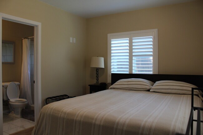 Dormitorio principal - 8864 Earhart Ave