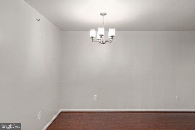 Building Photo - 203 Star Pointe Ct