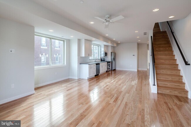 Building Photo - 1712 S 19th St