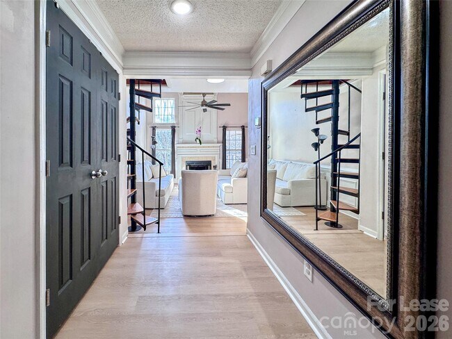 Foto del edificio - 19901 Henderson Rd