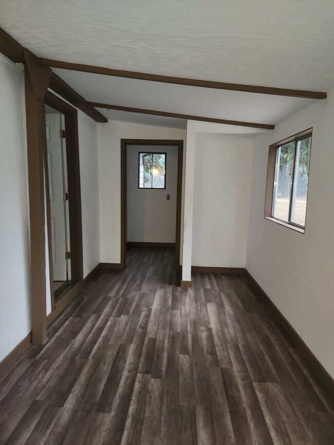 Building Photo - 3bed 2bath House