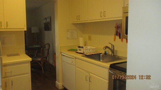 Building Photo - 201 Pensacola Beach Rd