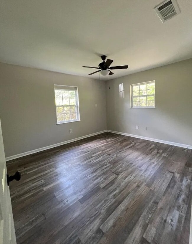 Building Photo - Newly Renovated 2BR/1BA Duplex in Springfi...