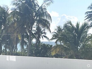 Building Photo - 2625 Collins Ave
