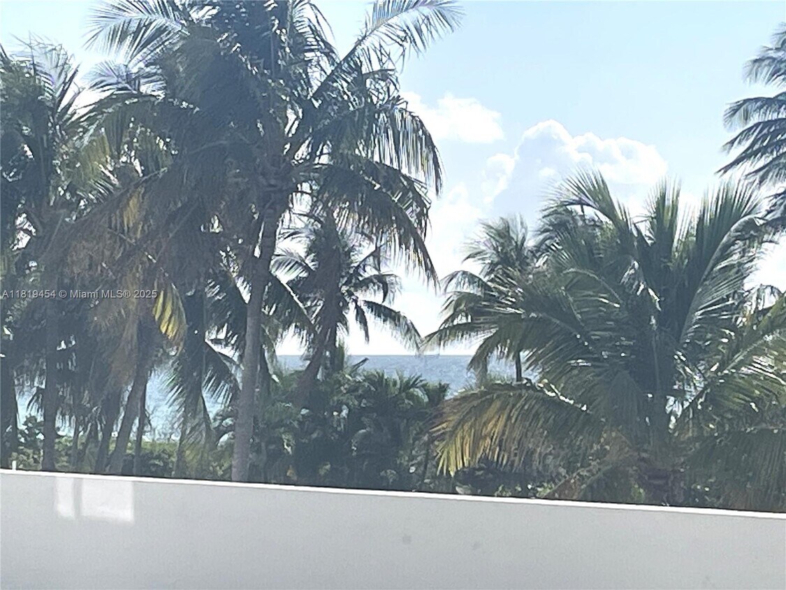 Foto principal - 2625 Collins Ave