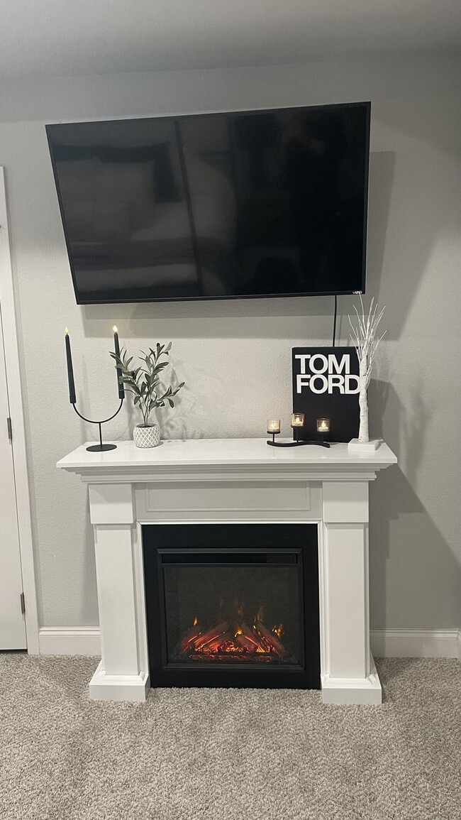 Building Photo - 2064 Constitution Dr