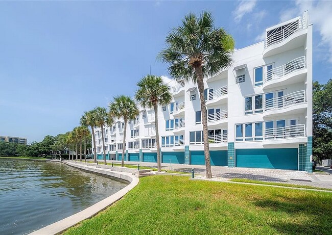 Foto del edificio - 4950 Bayshore Blvd