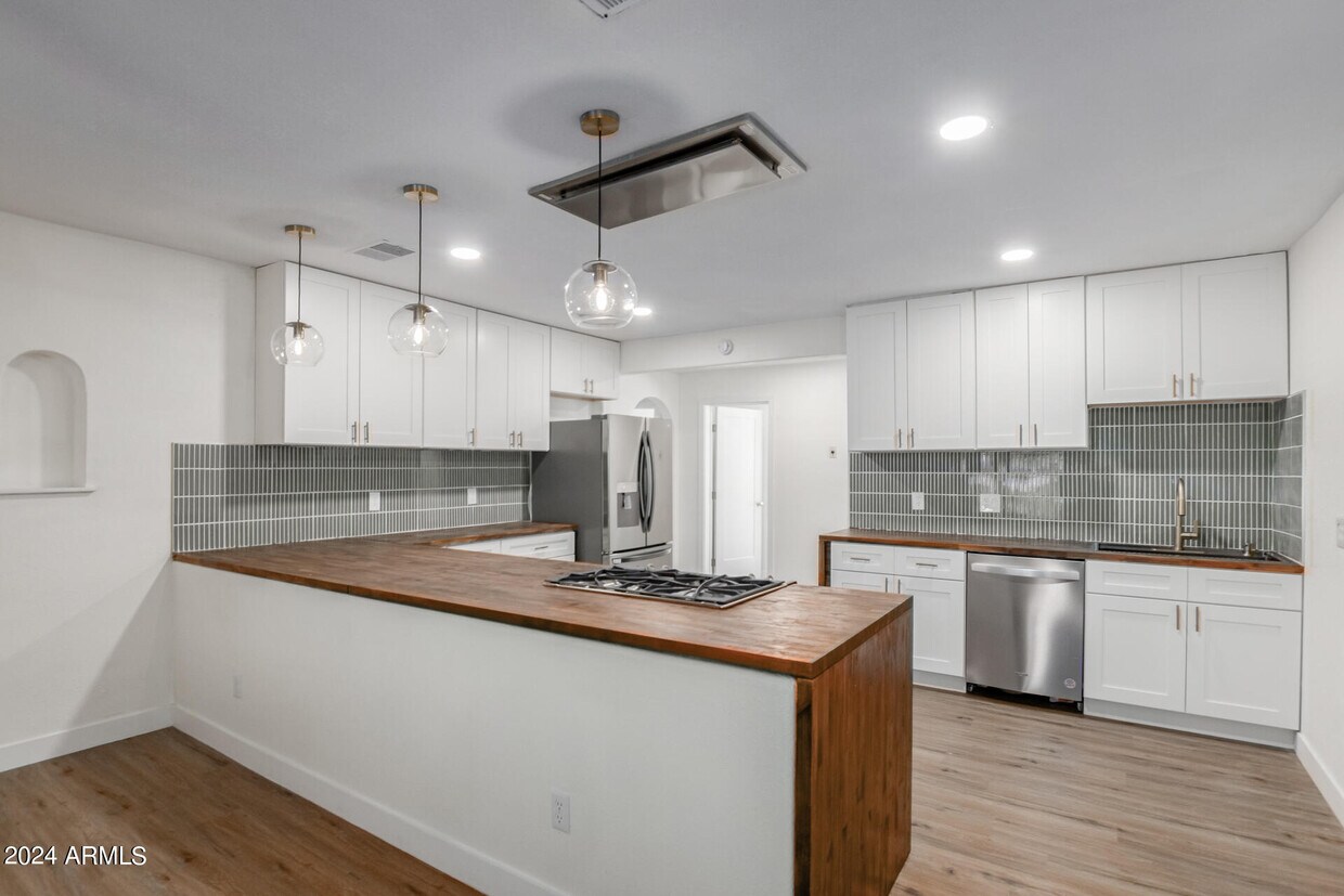 Foto principal - 557 E Erie St